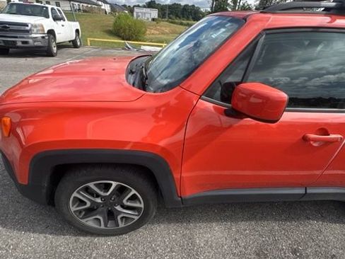 Used 2016 Jeep Renegade Latitude FWD image 50