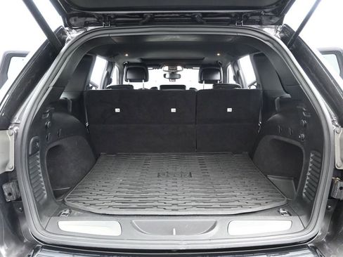 Used 2018 Jeep Grand Cherokee Limited AWD/4WD image 11