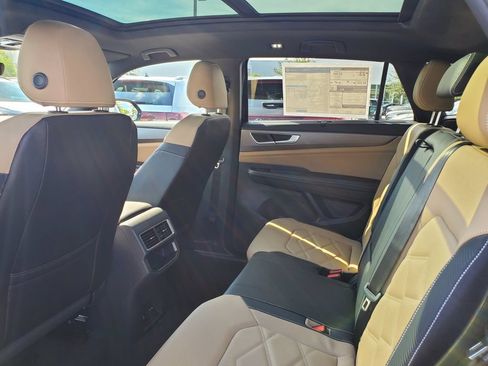 New 2026 Volkswagen Atlas Cross Sport SE FWD image 5