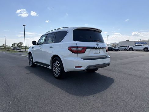Used 2023 Nissan Armada SL w/ Captain's Chairs Package RWD image 3