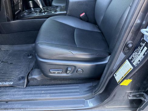 Used 2020 Toyota 4Runner TRD Off-Road Premium w/ Moonroof Package AWD/4WD image 10