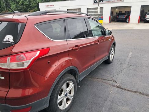 Used 2014 Ford Escape SE w/ Leather Comfort Package FWD image 7