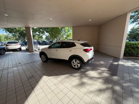 Used 2025 Buick Encore GX Preferred AWD/4WD image 9