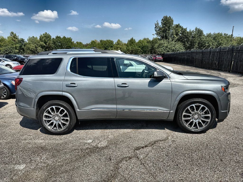 Used 2023 GMC Acadia Denali w/ Denali Ultimate Package FWD image 8