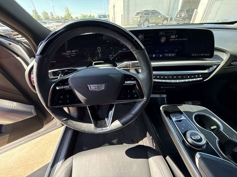 Used 2025 Cadillac Lyriq Sport AWD/4WD image 14