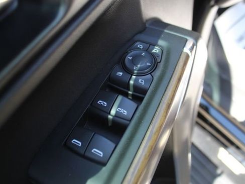 Used 2022 Chevrolet Silverado 1500 High Country w/ Safety Package II image 12