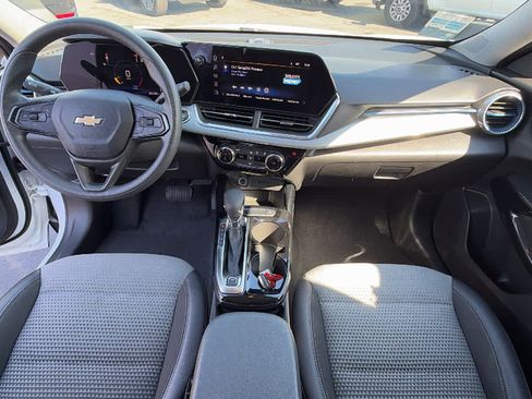 Used 2024 Chevrolet Trax LT FWD image 26
