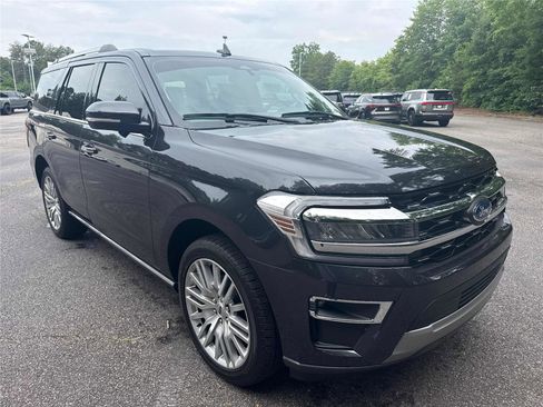 Used 2024 Ford Expedition Limited RWD image 4