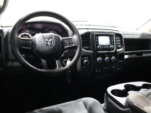 Used 2013 RAM 2500 Tradesman w/ Chrome Appearance Group AWD/4WD image 2