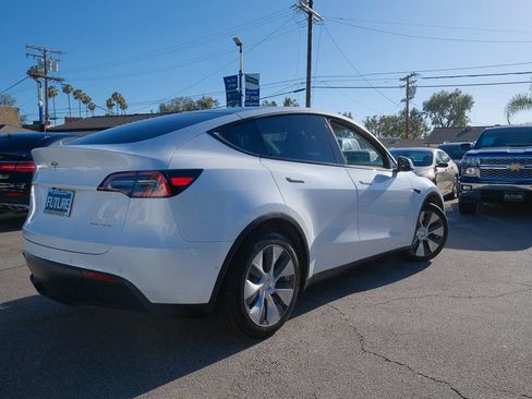 Used 2021 Tesla Model Y Long Range AWD/4WD image 4