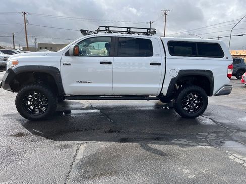 Used 2015 Toyota Tundra SR5 w/ SR5 Upgrade Package image 9