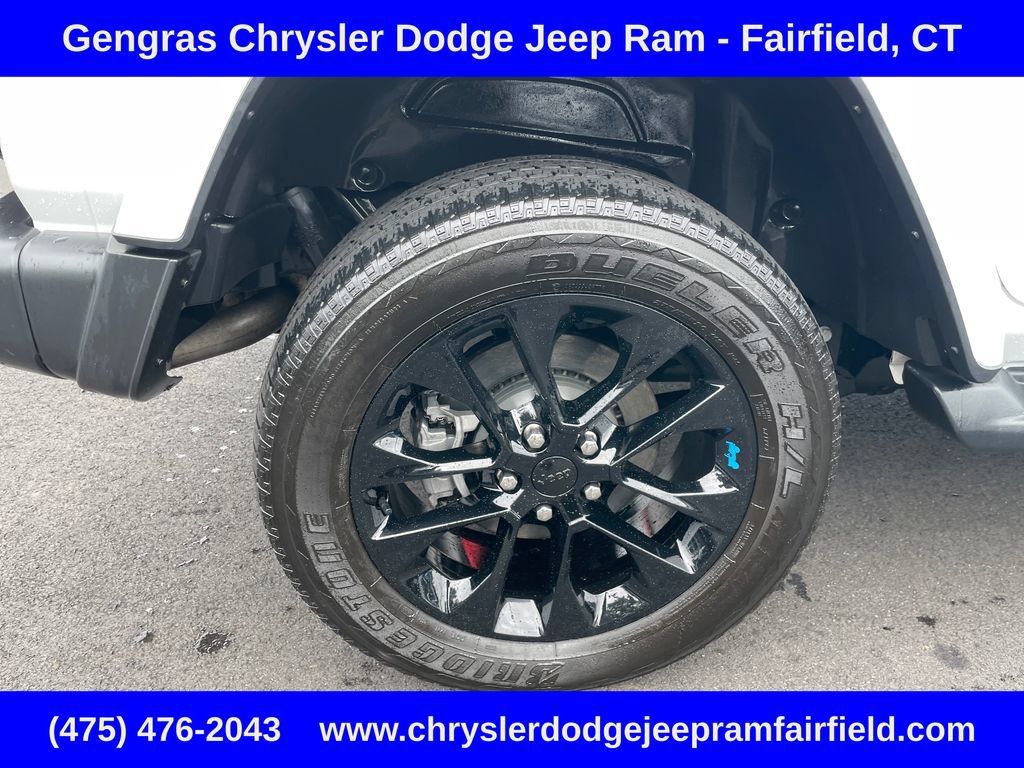 Used 2023 Jeep Wrangler Unlimited Sahara w/ Cold Weather Group AWD/4WD image 10