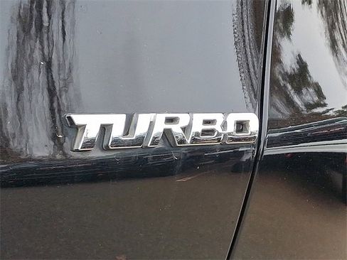 Used 2020 Chevrolet Equinox LS image 31