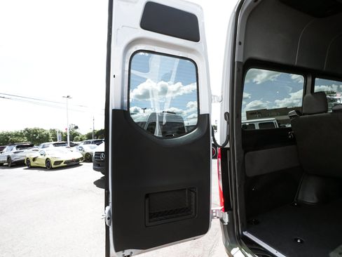 Used 2025 Mercedes-Benz Sprinter 2500 image 52