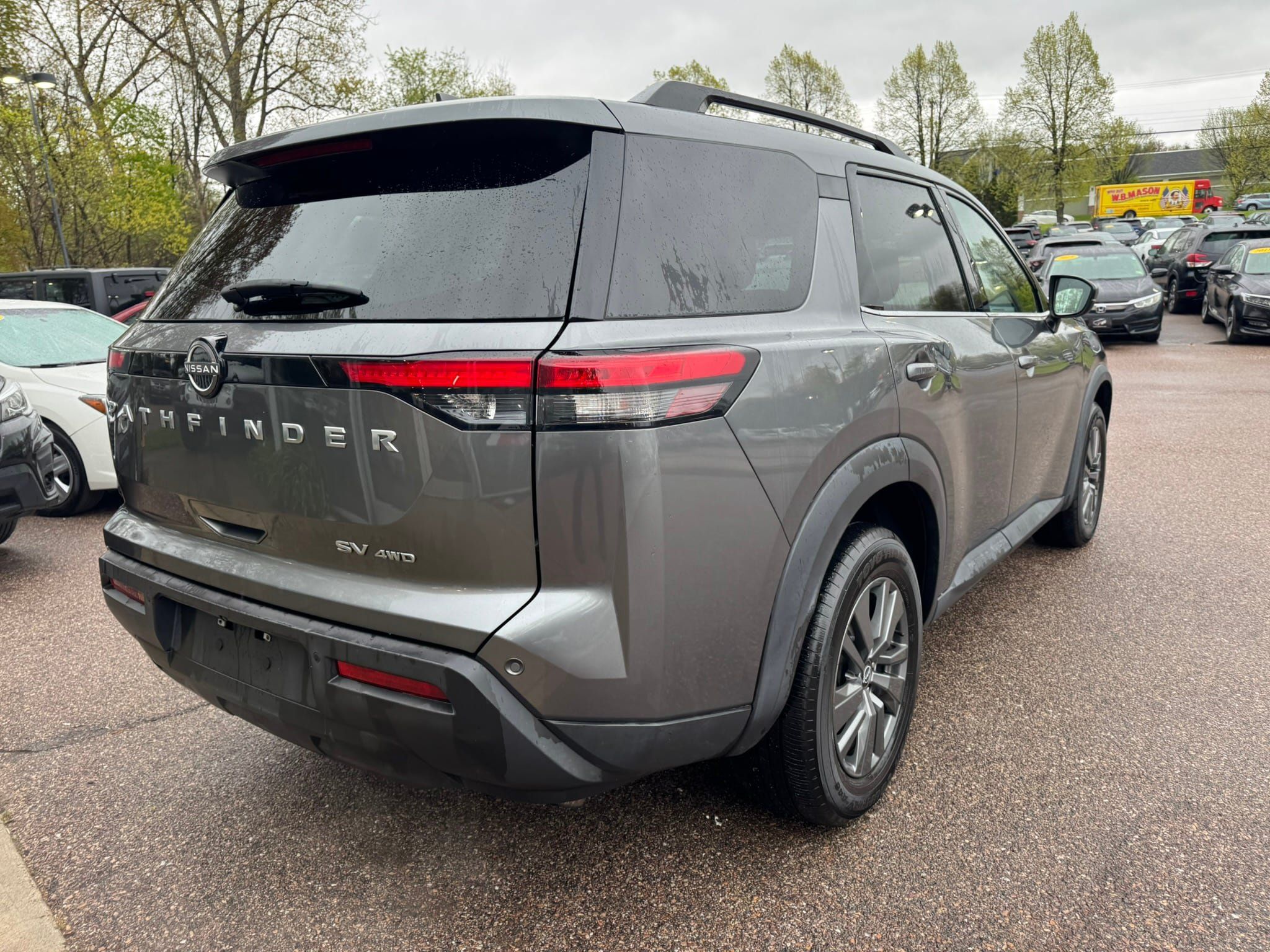 Used 2022 Nissan Pathfinder SV AWD/4WD image 7