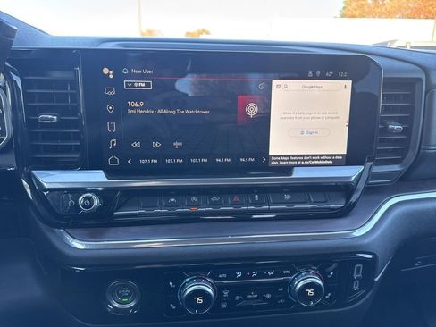 Used 2024 GMC Sierra 1500 SLT image 18