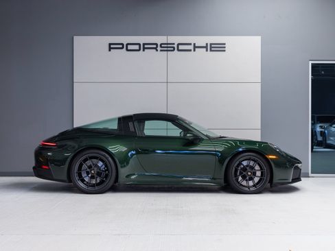 Certified 2026 Porsche 911 Targa 4 GTS AWD/4WD image 8