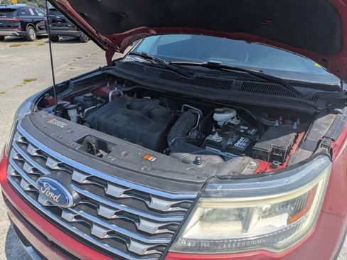 Used 2017 Ford Explorer Limited w/ Equipment Group 301A FWD image 38