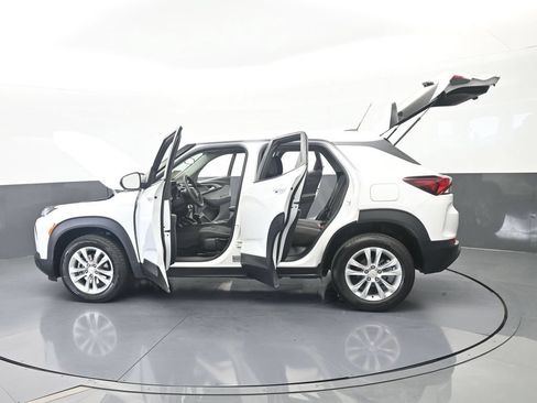 Used 2023 Chevrolet TrailBlazer LS AWD/4WD image 68