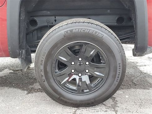 Used 2018 Chevrolet Silverado 1500 LT w/ LT Eassist Package image 30