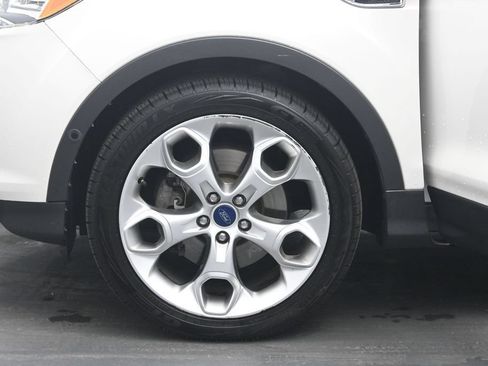 Used 2015 Ford Escape Titanium w/ Equipment Group 301A AWD/4WD image 32