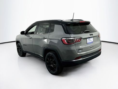 Used 2023 Jeep Compass Latitude w/ Convenience Group AWD/4WD image 7
