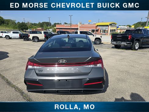 Used 2025 Hyundai Elantra SEL FWD image 4