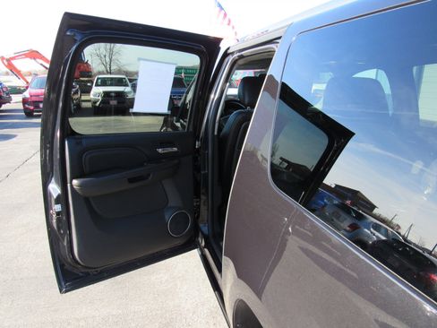 Used 2013 GMC Yukon XL Denali image 34