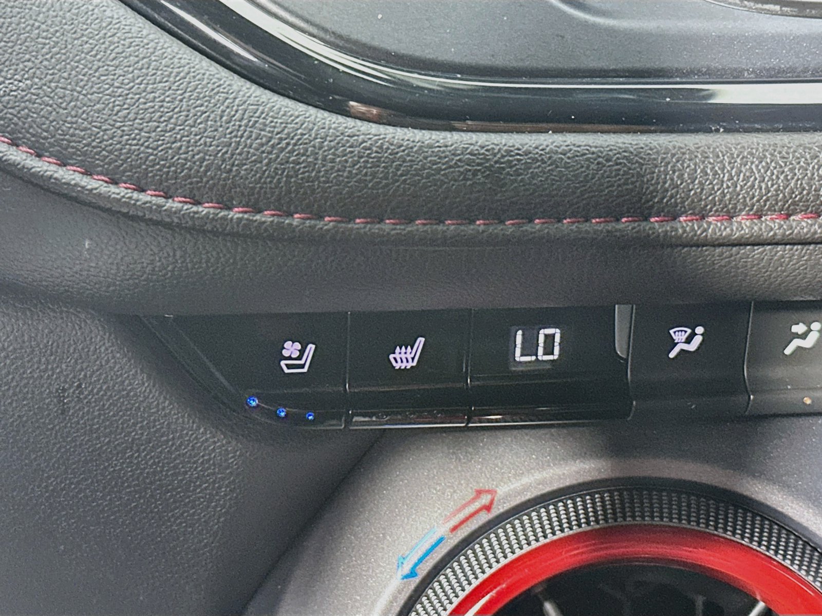 Used 2021 Chevrolet Blazer RS w/ Enhanced Convenience Package FWD image 21