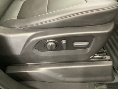 Used 2022 GMC Sierra 1500 SLT image 27