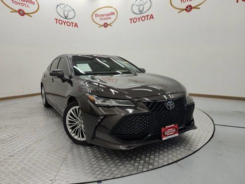 Used 2019 Toyota Avalon Limited FWD image 1