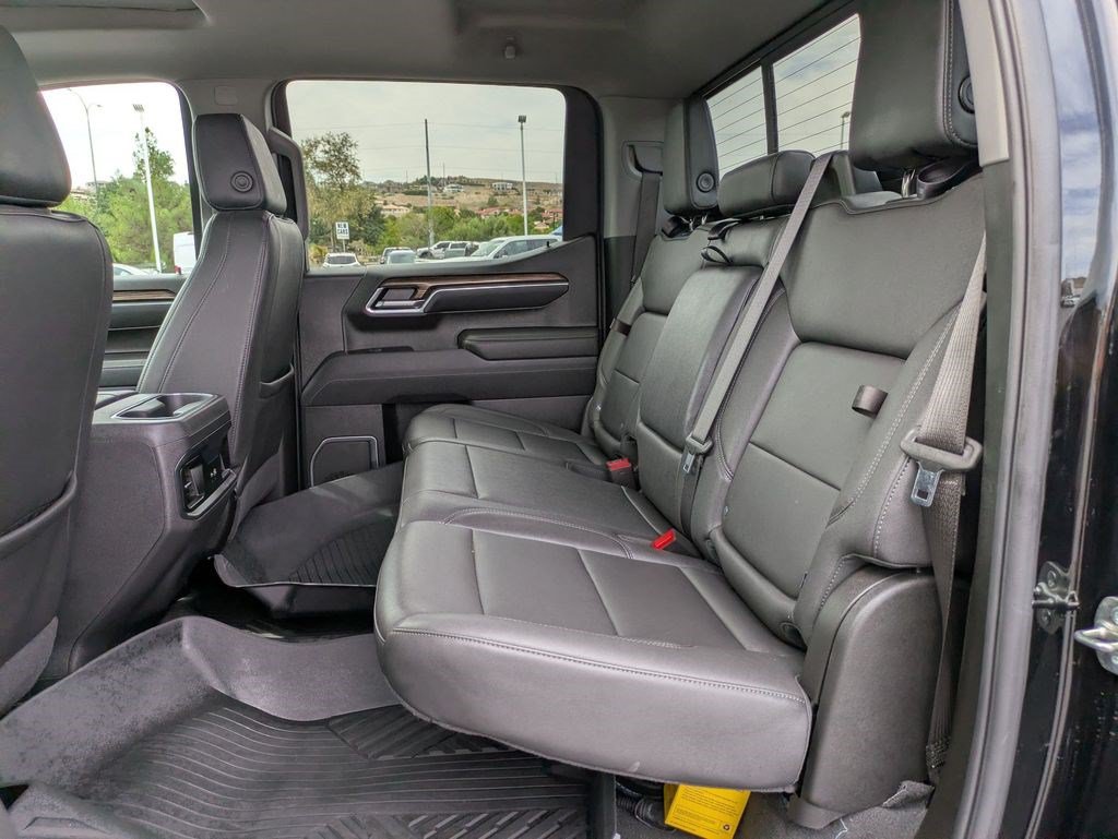 Used 2025 Chevrolet Silverado 1500 LT Trail Boss w/ Convenience Package II AWD/4WD image 28