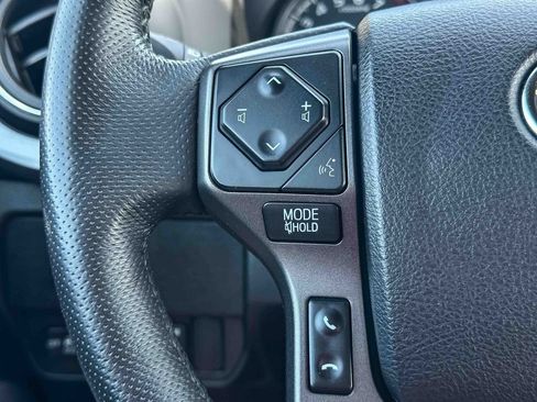 Used 2021 Toyota Tacoma TRD Sport AWD/4WD image 28