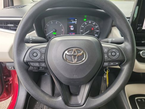 Used 2023 Toyota Corolla LE image 18