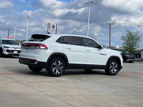 Used 2024 Volkswagen Atlas Cross Sport SE image 8