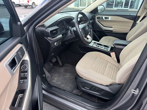 Used 2021 Ford Explorer XLT RWD image 7