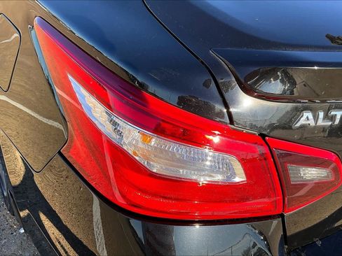 Used 2017 Nissan Altima 2.5 SR image 31