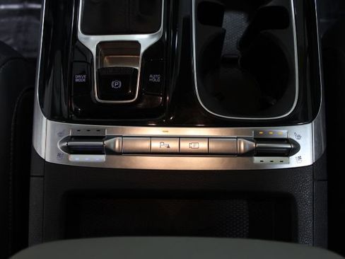 Used 2022 Kia Carnival SX image 34