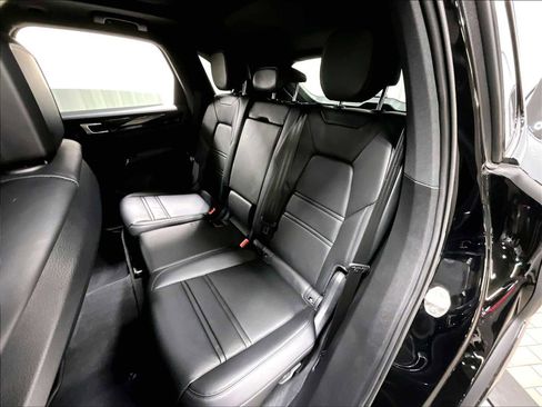 Used 2022 Porsche Cayenne image 31