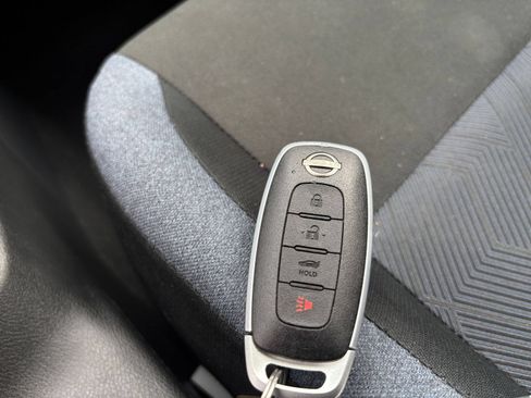 Used 2025 Nissan Versa SV FWD image 17
