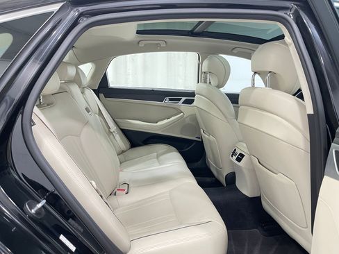 Used 2017 Genesis G80 3.8 w/ Option Group 03 image 31