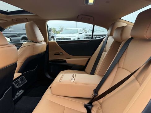 Used 2024 Lexus ES 250 w/ Premium Package image 20