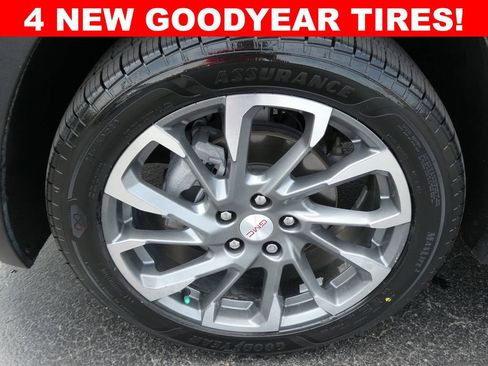 Certified 2022 GMC Terrain SLT AWD/4WD image 4