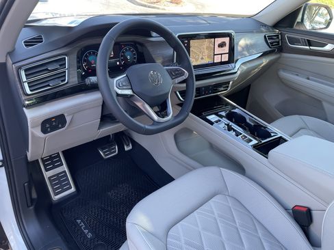 New 2026 Volkswagen Atlas SEL Premium R-Line image 17