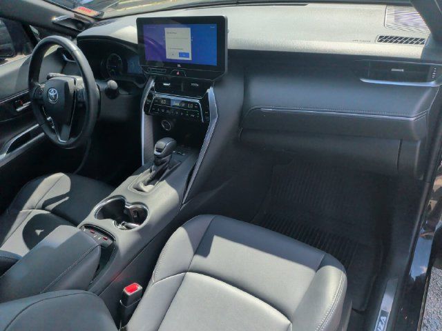 Used 2023 Toyota Venza XLE AWD/4WD image 14