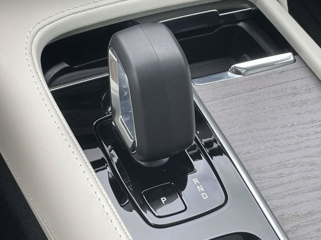Certified 2024 Volvo XC90 B5 Plus AWD/4WD image 22