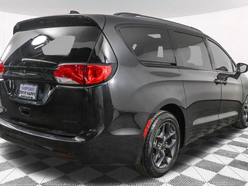Used 2018 Chrysler Pacifica Limited w/ S Appearance Package image 20