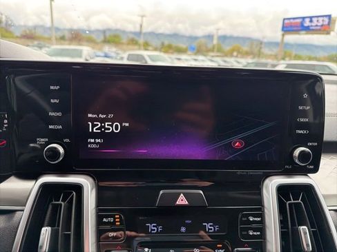 Certified 2023 Kia Sorento EX AWD/4WD image 12