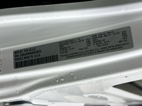 Used 2025 Jeep Wrangler Sahara image 12