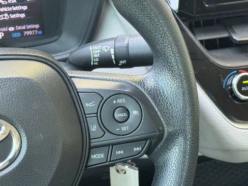 Used 2020 Toyota Corolla LE FWD image 20